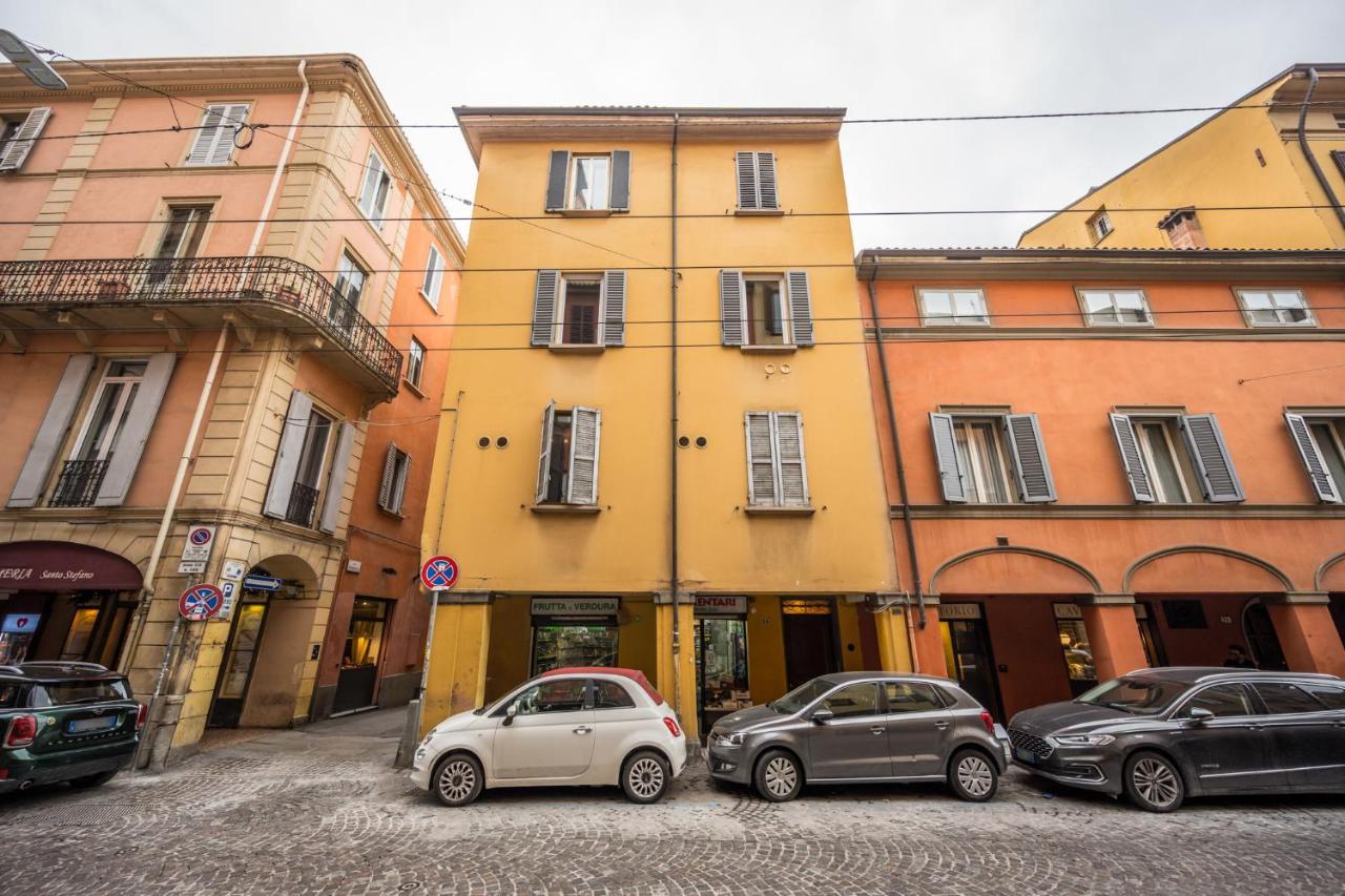 Ab Plus - Via Santo Stefano 74 - Bologna — Photos 1